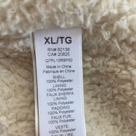 Guess Sherpa vest Eggplant purple with removable Hood XL - Picture 6 of 7